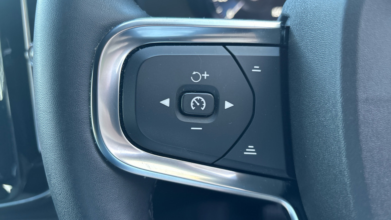 Volvo Xc40 1.5 T4 Recharge PHEV Plus Dark 5dr Auto Estate